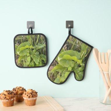 Backyard Garden Closeup Outdoor Nature Photo Oven Mitt & Pot Holder Set