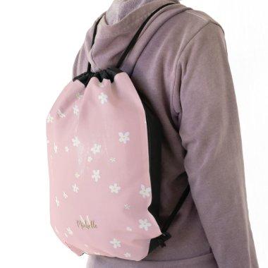 Chic Pink Farmhouse Sweet Daisies Trendy Monogram Drawstring Bag