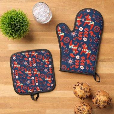 Folk Art Red Swedish Dala Horse Pattern Oven Mitt & Pot Holder Set