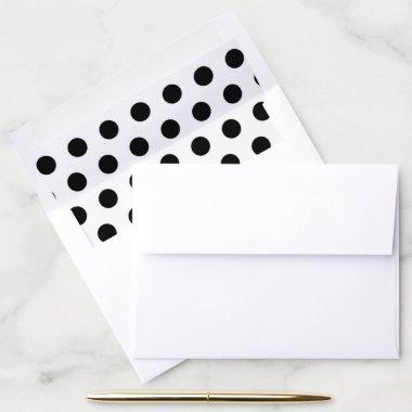 Medium Black Dots Circle Pattern Envelope Liner