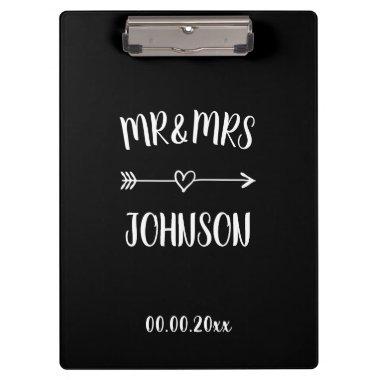 Mr and Mrs wedding clipboard with heart arrow