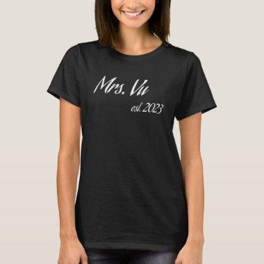 Mrs. VU 2023 new bride bridal shower wedding Pullo T-Shirt